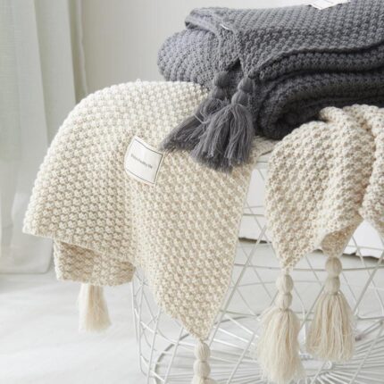 Knitted Throw Blanket With Tassels - beddingbag.com