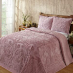 Full size 100-Percent Cotton Chenille Bedspread in Pink - Machine Washable