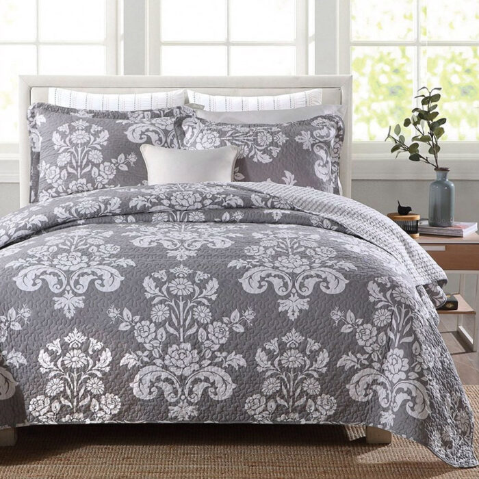 Queen 3-Piece Cotton Quilt Bedspread Set with Grey White Floral Pattern